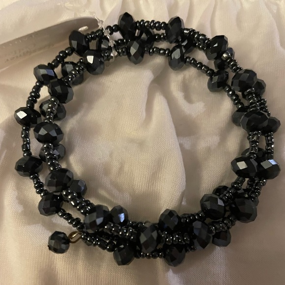 Coil Beaded Bracelet (black/onyx Color) - Picture 4 of 4